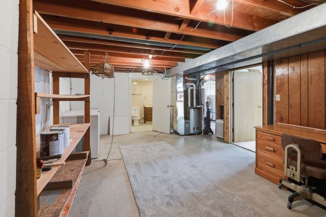 305 Independence Street, Pella, IA 50219