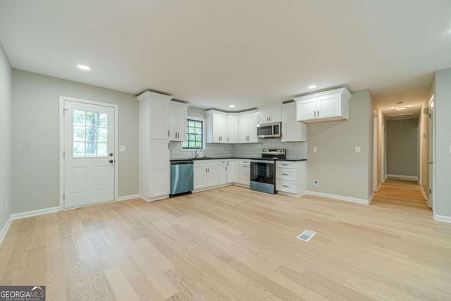 4576 Canda Drive NW, Lilburn, GA 30047