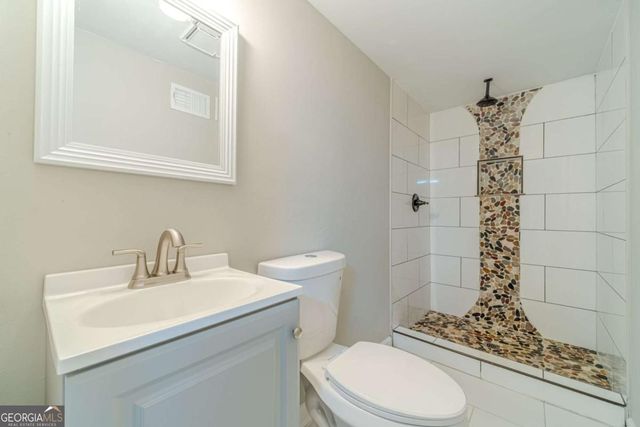 4576 Canda Drive NW, Lilburn, GA 30047