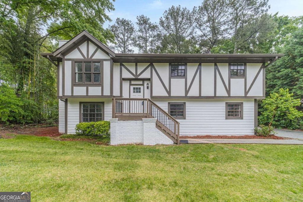 4576 Canda Drive NW, Lilburn, GA 30047
