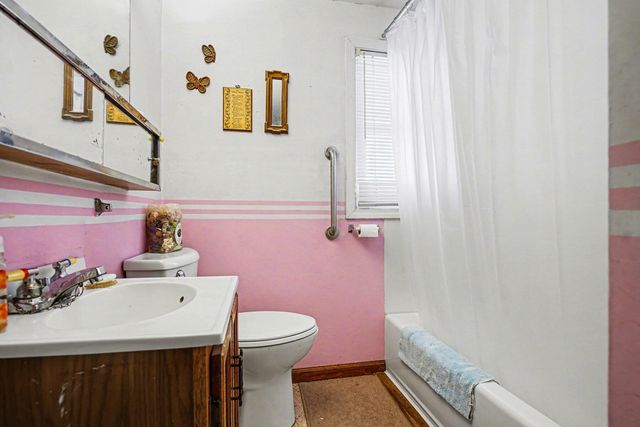 5494 Old Pipestone Road, Eau Claire, MI 49111