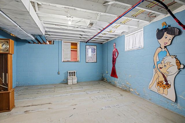 5494 Old Pipestone Road, Eau Claire, MI 49111