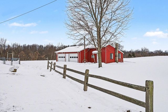 5494 Old Pipestone Road, Eau Claire, MI 49111