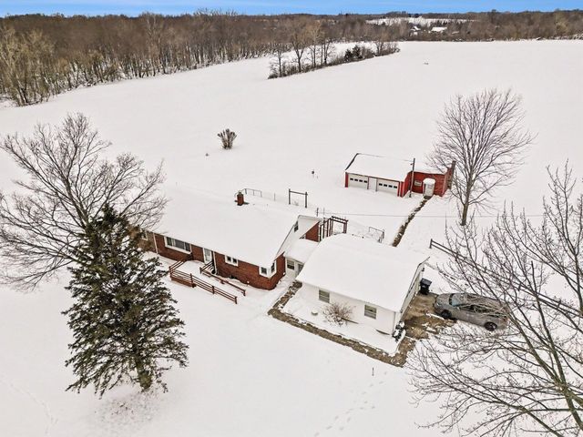 5494 Old Pipestone Road, Eau Claire, MI 49111