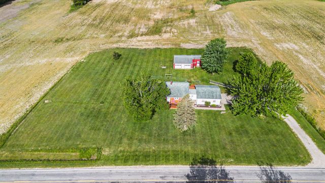 5494 Old Pipestone Road, Eau Claire, MI 49111