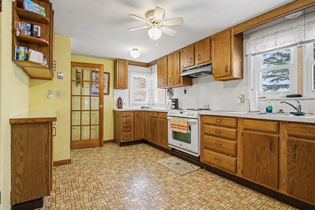 5494 Old Pipestone Road, Eau Claire, MI 49111