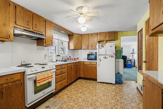 5494 Old Pipestone Road, Eau Claire, MI 49111