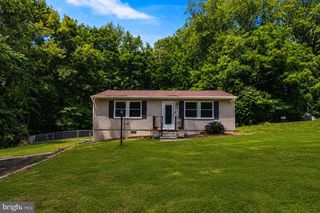8595 FAIRGROUND RD, Bel Alton, MD 20611