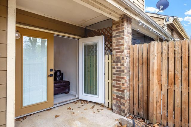 2101 Park Willow Lane C, Arlington, TX 76011