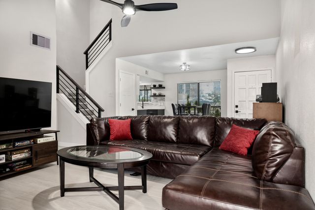 2101 Park Willow Lane C, Arlington, TX 76011