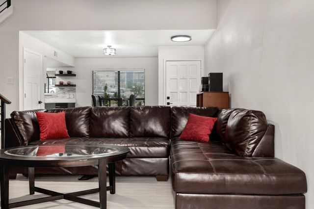 2101 Park Willow Lane C, Arlington, TX 76011