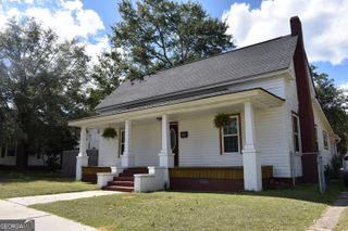 250 S Lewis Street, Metter, GA 30439