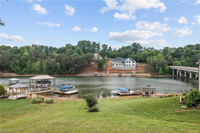 221 Windemere Isle Road, Statesville, NC 28677