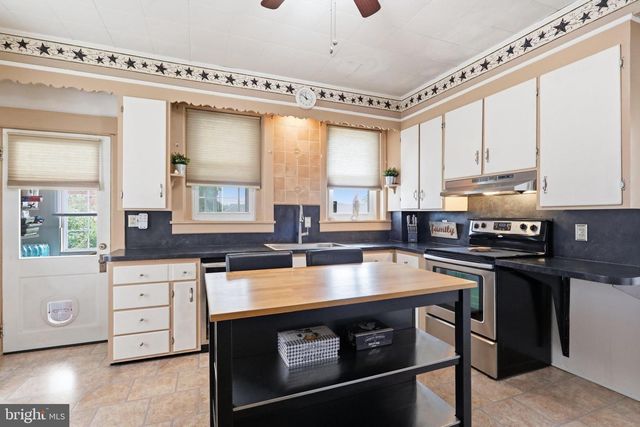 206 N PRINCE STREET, Shippensburg, PA 17257