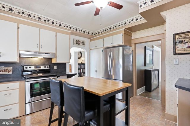 206 N PRINCE STREET, Shippensburg, PA 17257