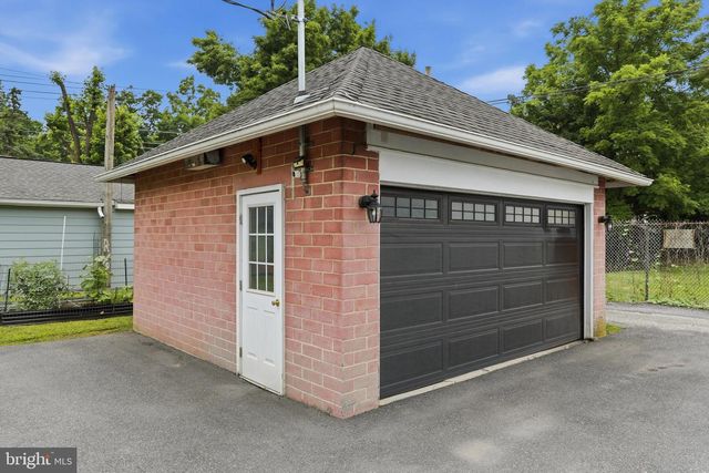 206 N PRINCE STREET, Shippensburg, PA 17257