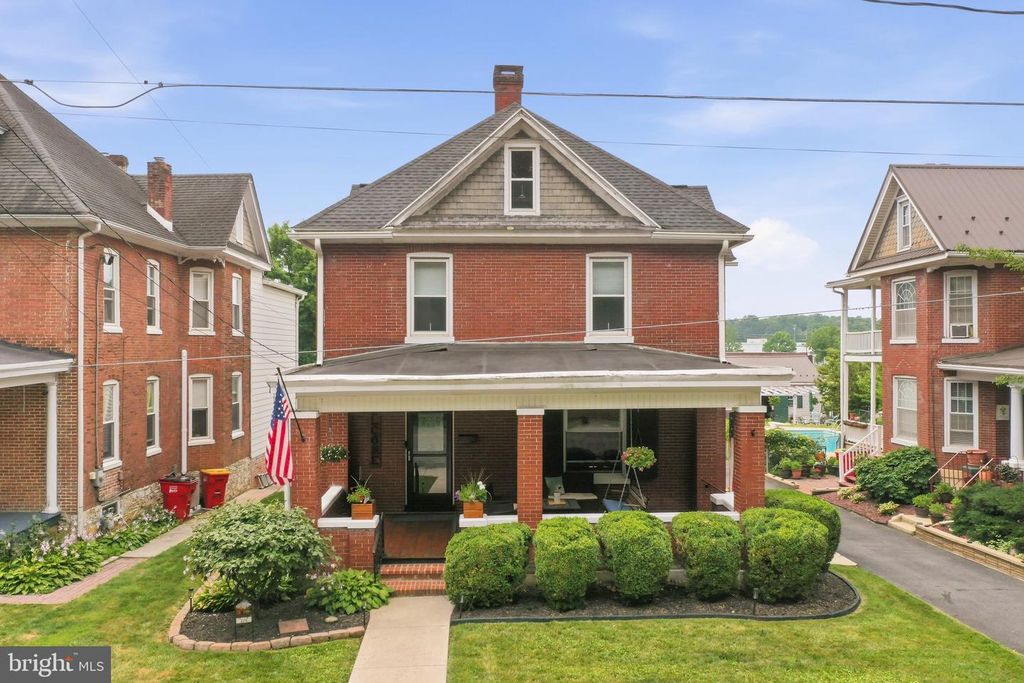 206 N PRINCE STREET, Shippensburg, PA 17257