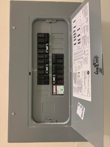 24 Golfs Edge D, West Palm Beach, FL 33417