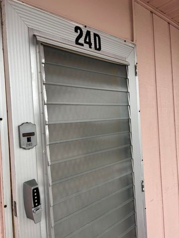 24 Golfs Edge D, West Palm Beach, FL 33417