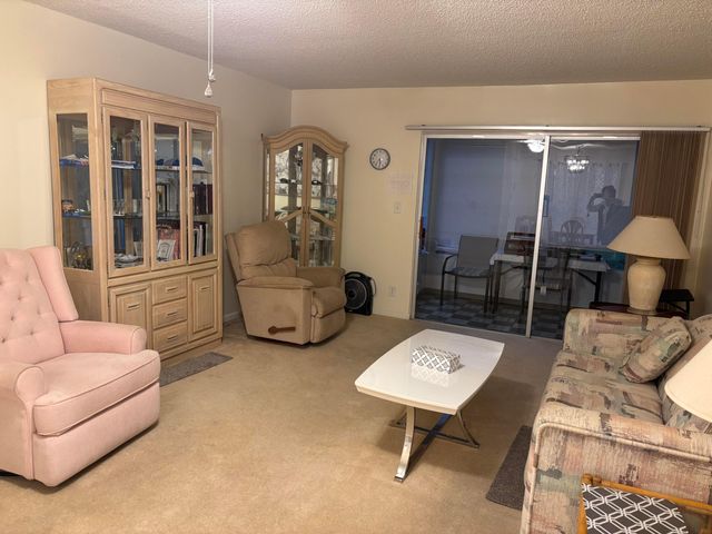 24 Golfs Edge D, West Palm Beach, FL 33417