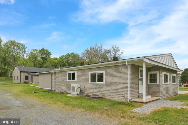 493 MOHRSVILLE RD, Shoemakersville, PA 19555
