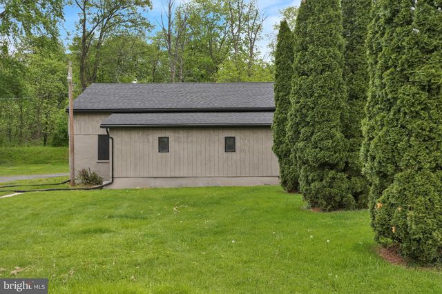 493 MOHRSVILLE RD, Shoemakersville, PA 19555