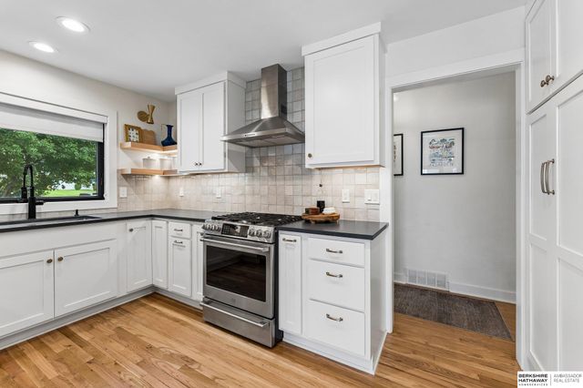 1934 S 61st Street, Omaha, NE 68106