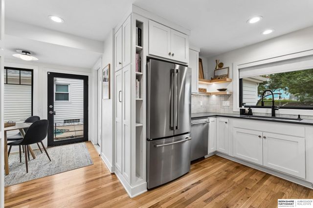 1934 S 61st Street, Omaha, NE 68106
