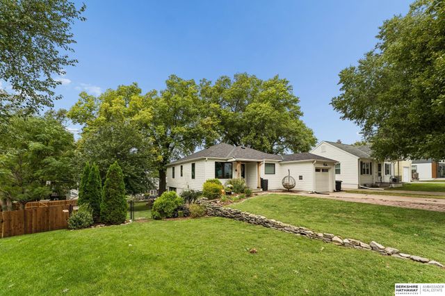 1934 S 61st Street, Omaha, NE 68106