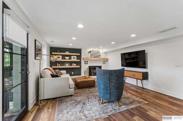 1934 S 61st Street, Omaha, NE 68106