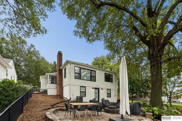 1934 S 61st Street, Omaha, NE 68106
