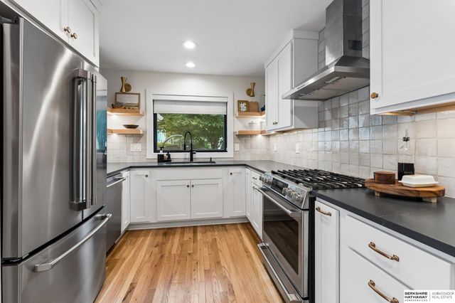 1934 S 61st Street, Omaha, NE 68106
