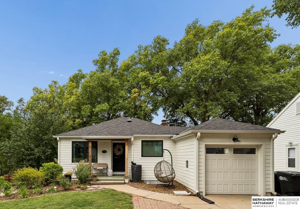 1934 S 61st Street, Omaha, NE 68106