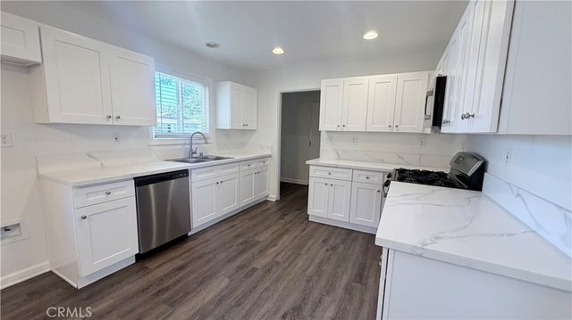 2702 W Maywood, Santa Ana, CA 92704