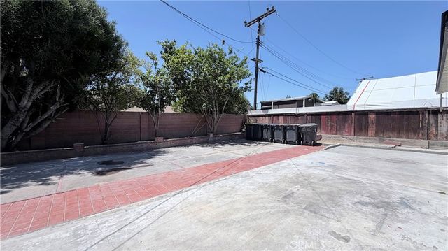 2702 W Maywood, Santa Ana, CA 92704