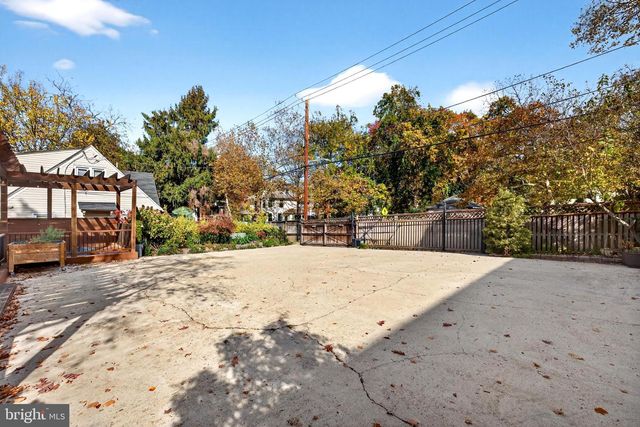 1248 MONROE ST NE, Washington, DC 20017