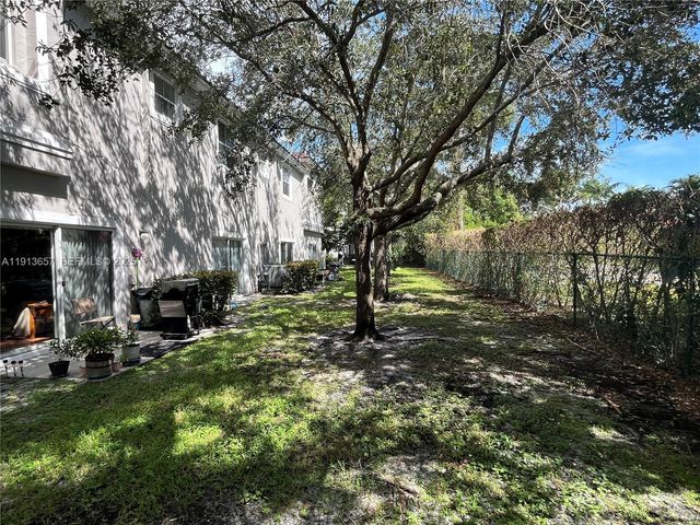 4929 SW 140th Ter 5, Miramar, FL 33027