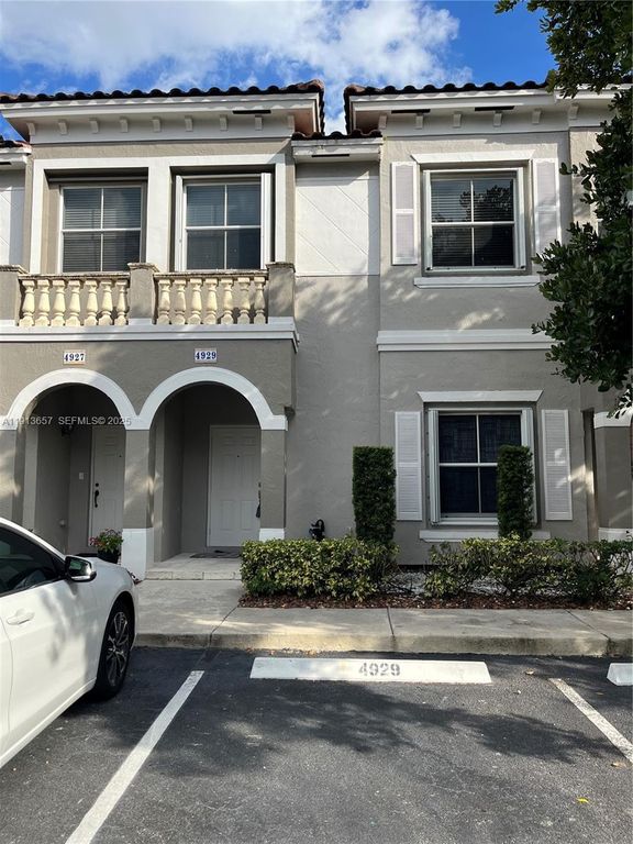 4929 SW 140th Ter 5, Miramar, FL 33027