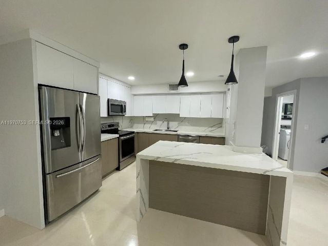 7021 SW 105th Ct, Miami, FL 33173