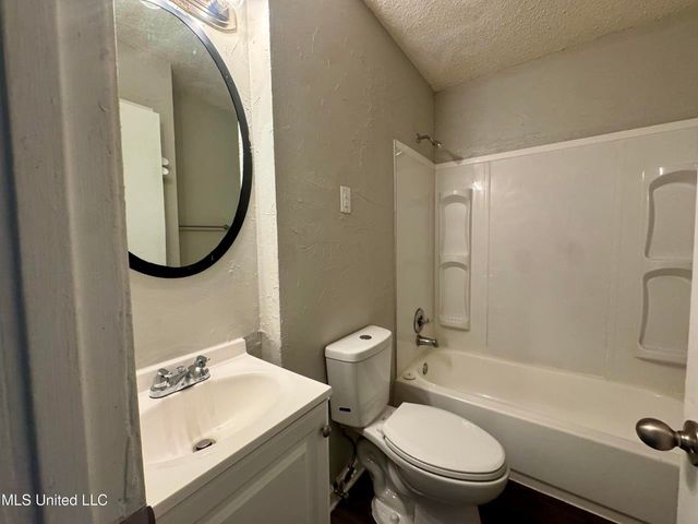 3140 FOREST GLEN DR, Horn Lake, MS 38637