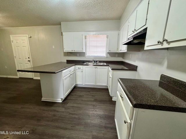 3140 FOREST GLEN DR, Horn Lake, MS 38637