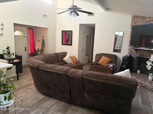 4235 QUEENSWAY Drive, Jacksonville, FL 32257