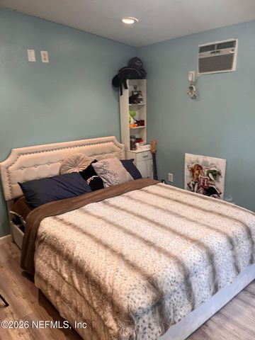 4235 QUEENSWAY Drive, Jacksonville, FL 32257