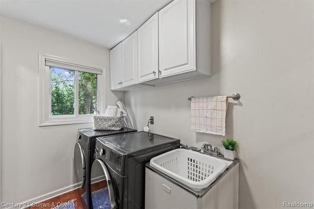 15389 Lakeside Street, Plymouth, MI 48170