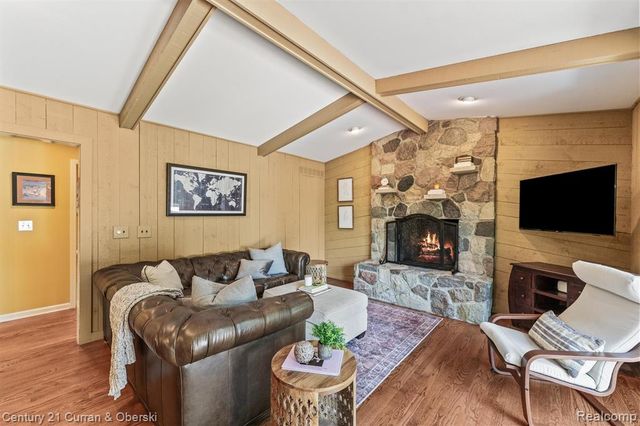15389 Lakeside Street, Plymouth, MI 48170