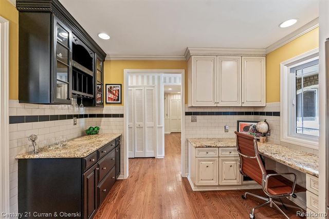 15389 Lakeside Street, Plymouth, MI 48170