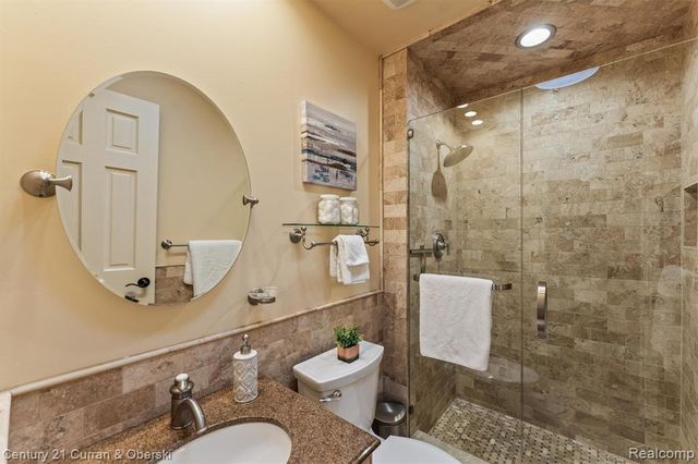 15389 Lakeside Street, Plymouth, MI 48170