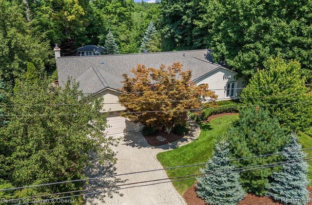 15389 Lakeside Street, Plymouth, MI 48170