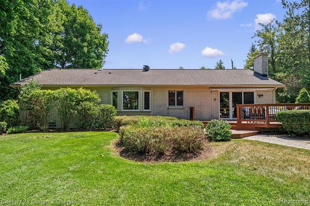 15389 Lakeside Street, Plymouth, MI 48170