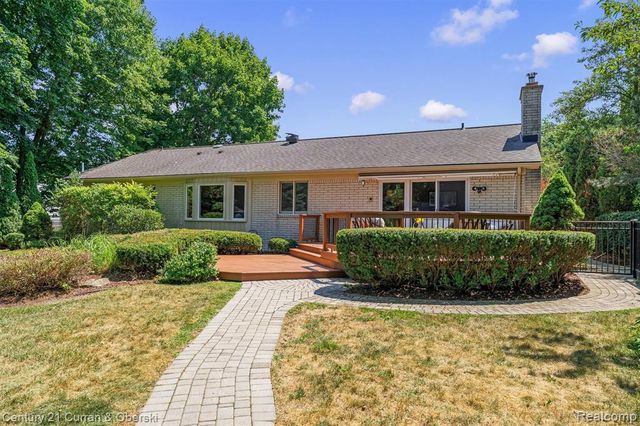 15389 Lakeside Street, Plymouth, MI 48170